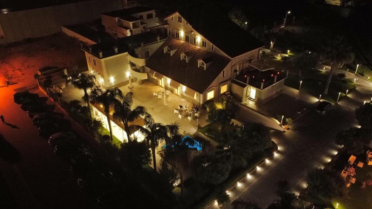 Hotel Villa Ruggiero Brusciano ภายนอก รูปภาพ